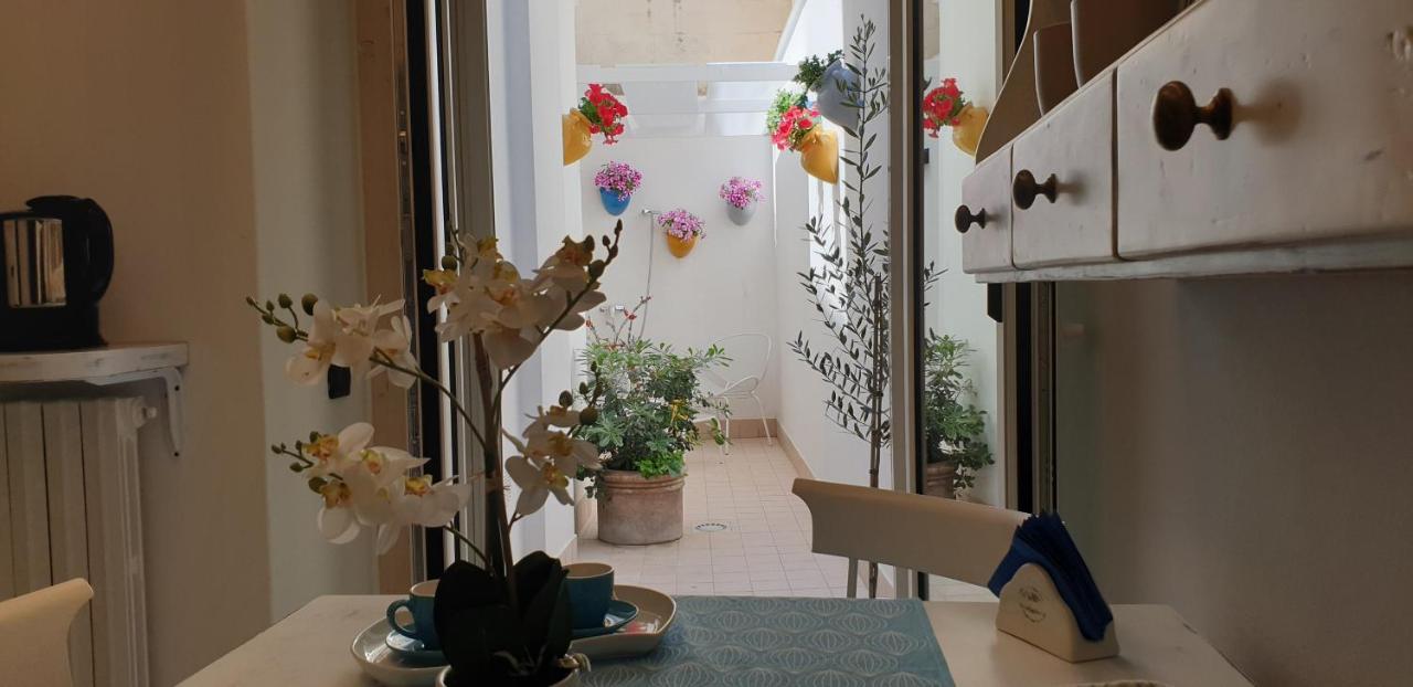 Michelangelo B&B Lecce Exterior foto